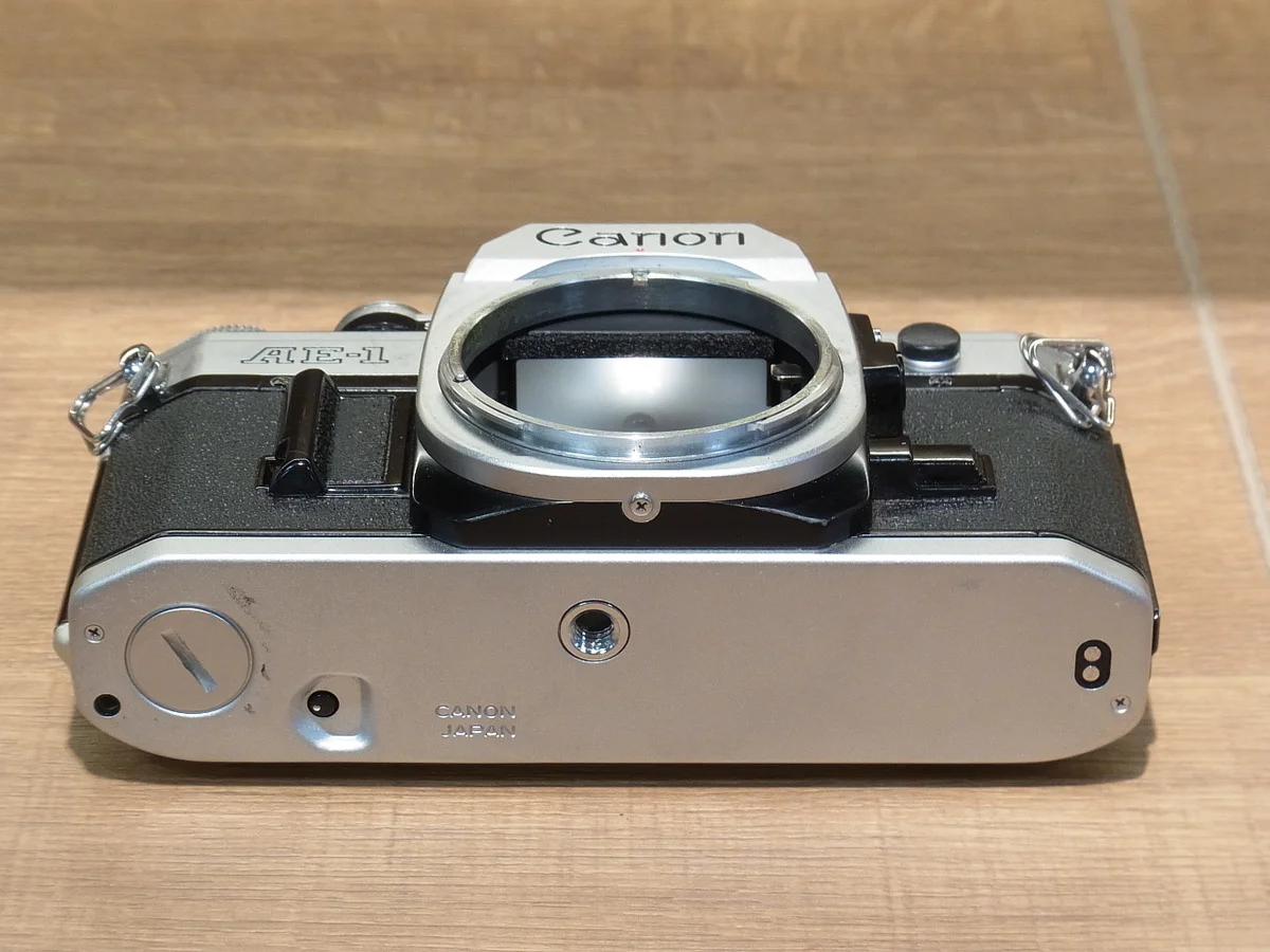 Canon AE-1 - Thumbnail 3