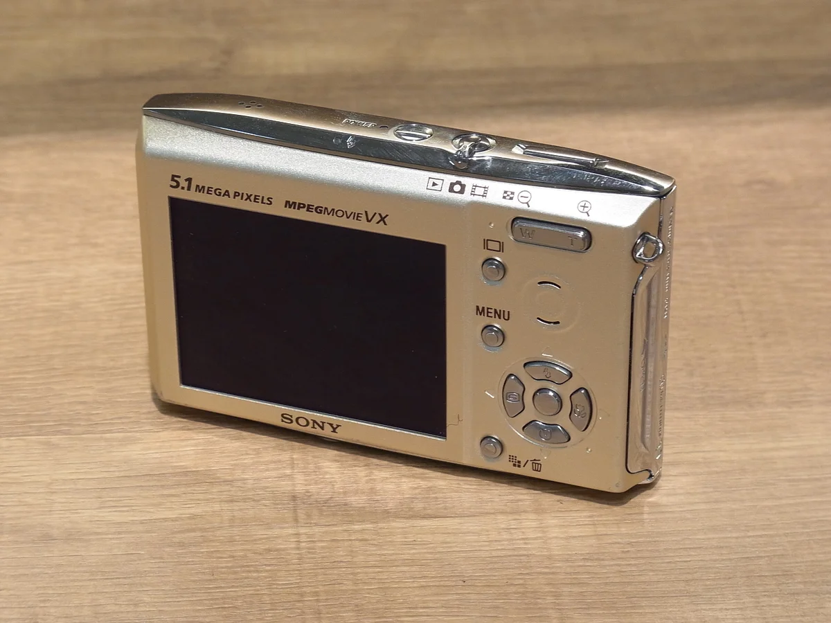 Sony Cyber-shot DSC-T5 - Thumbnail 2