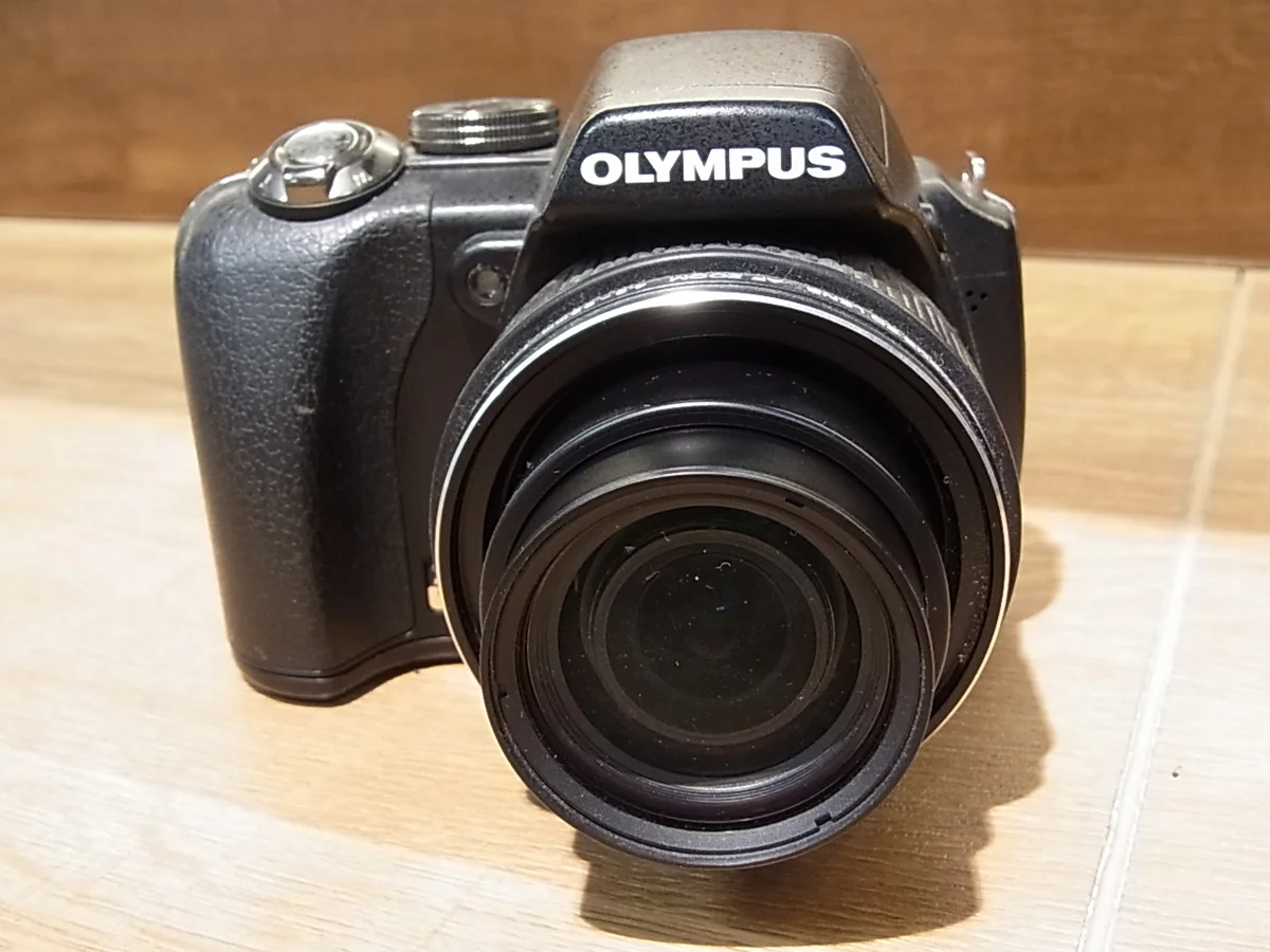 Olympus CAMEDIA SP-565UZ