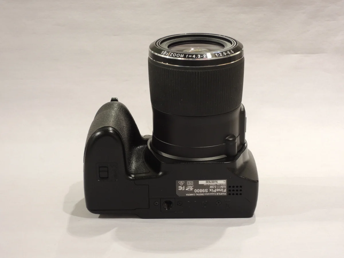 Fujifilm FinePix S9800 1620 - Thumbnail 3