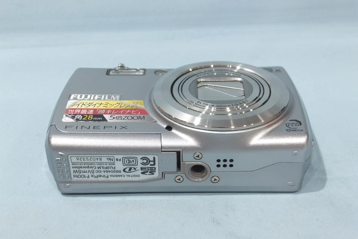 Fujifilm FinePixF100fd - 縮圖 3