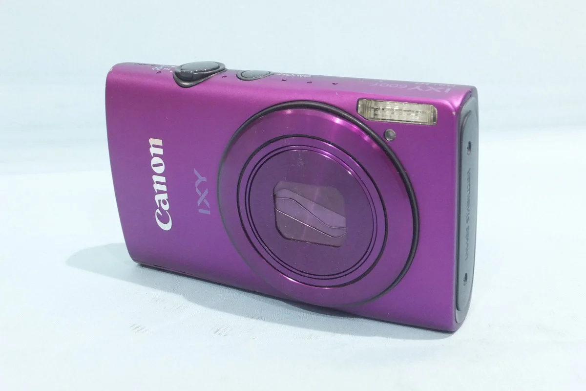 Canon IXY 600F