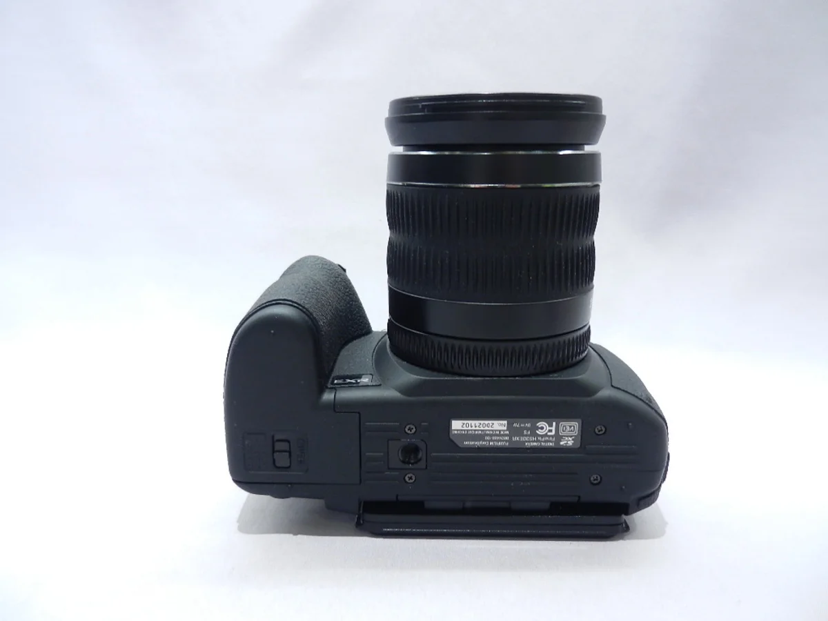 Fujifilm FinePix HS30EXR - Thumbnail 3