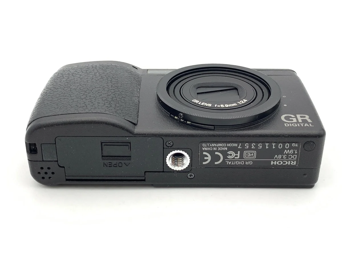 Ricoh GR DIGITAL - Thumbnail 3
