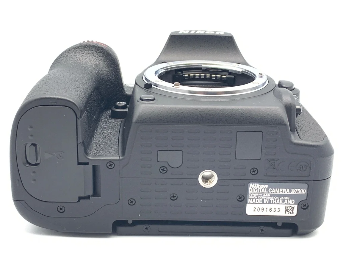 Nikon D7500 - Thumbnail 3