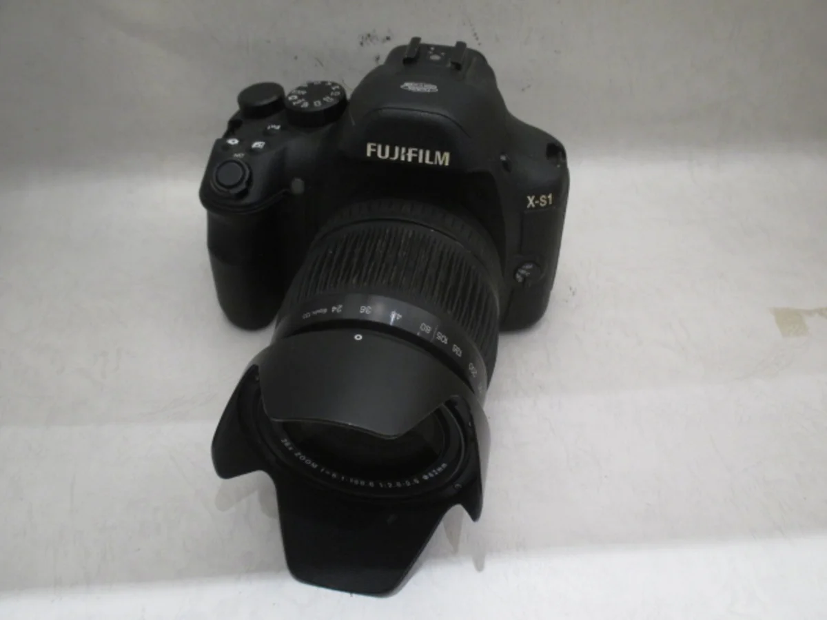 Fujifilm X-S1