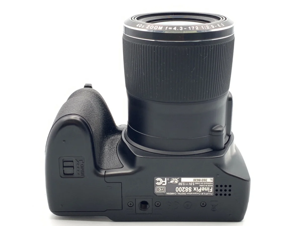 Fujifilm FinePix S8200 - Thumbnail 3