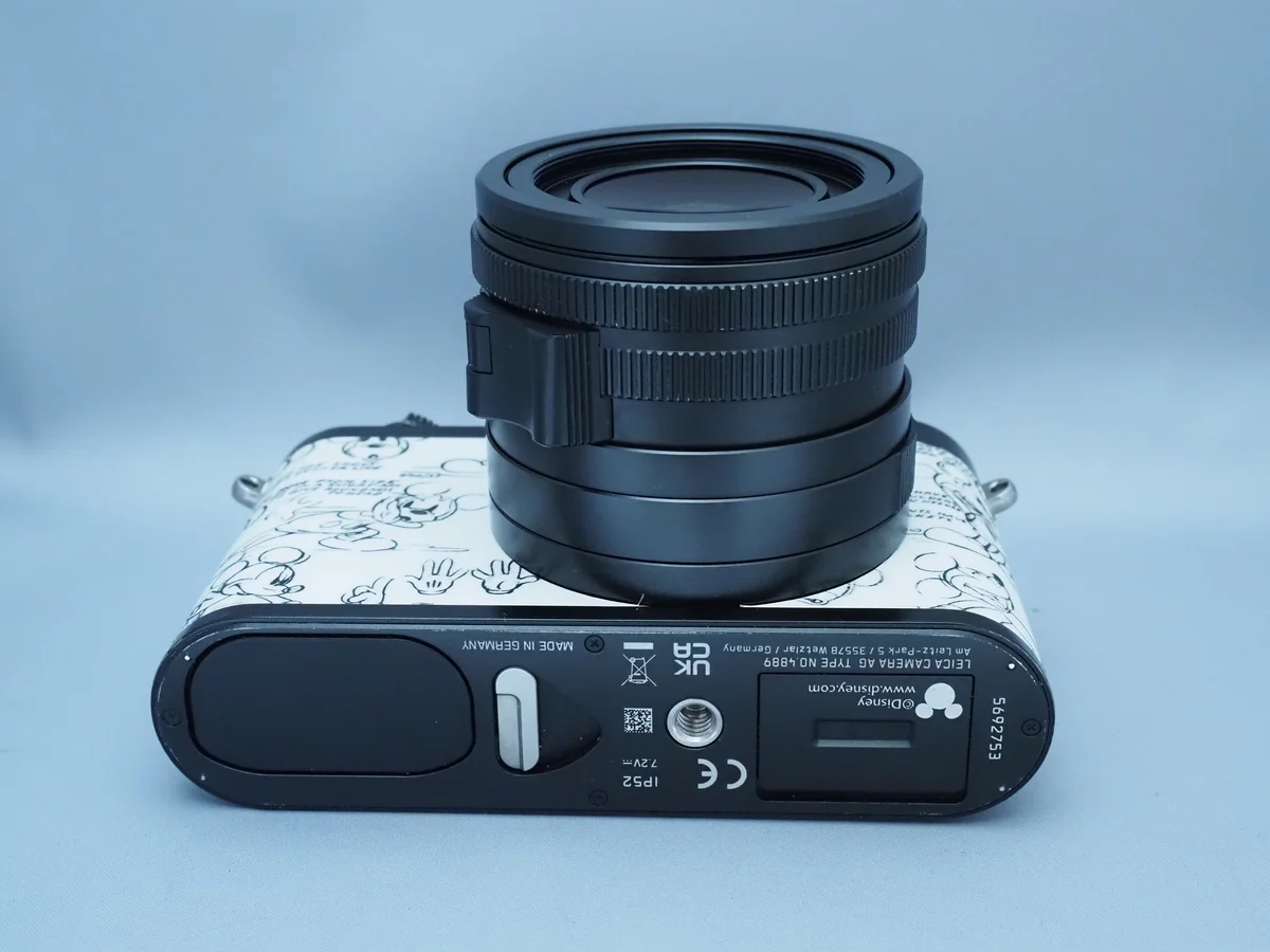 Leica Q2 Disney 100 Years of Wonder - Thumbnail 3