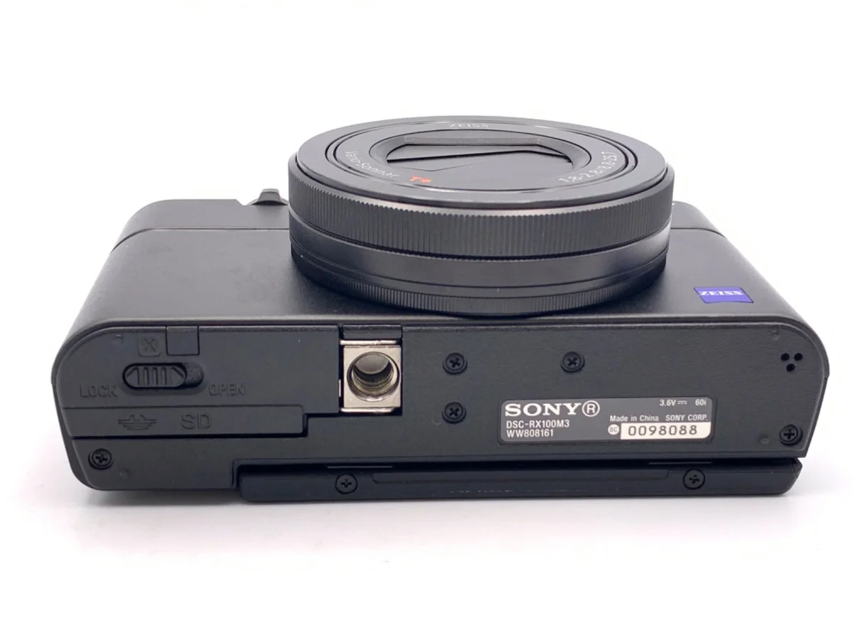 Sony Cyber-shot DSC-RX100M3 - Thumbnail 3