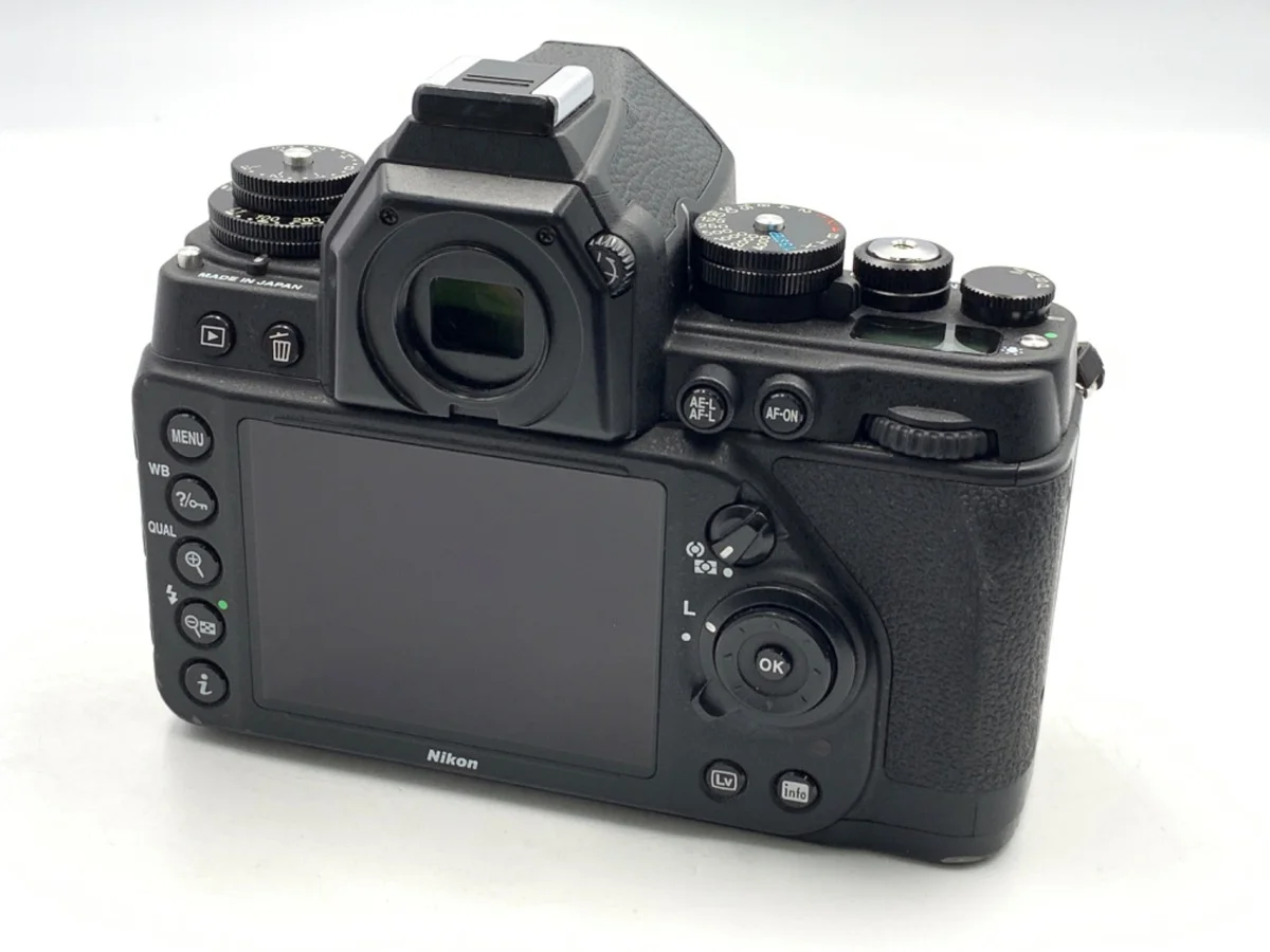 Nikon Df - Thumbnail 2