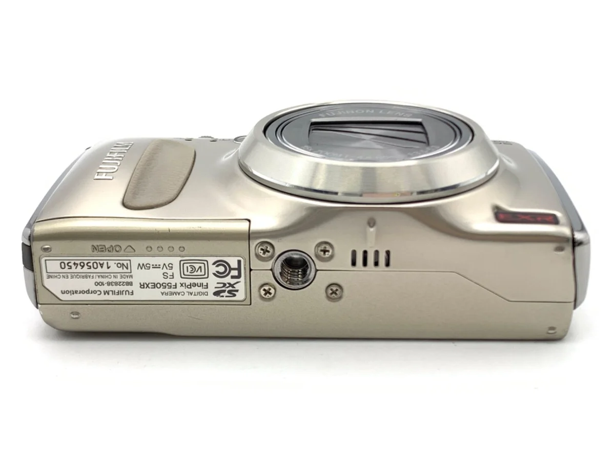 Fujifilm FinePix F550EXR - Thumbnail 3