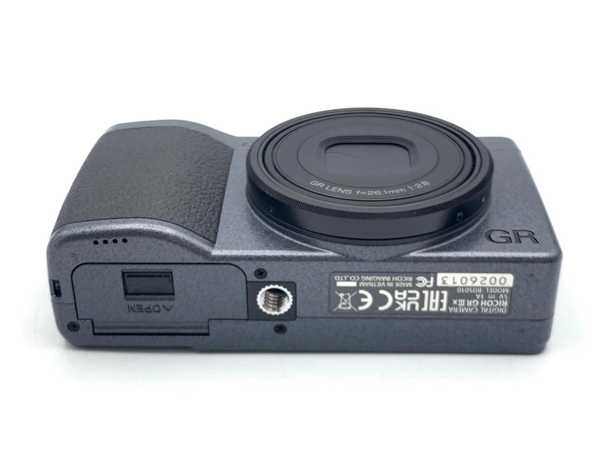 Ricoh GR IIIx Urban Edition Special Limited Kit - Thumbnail 3