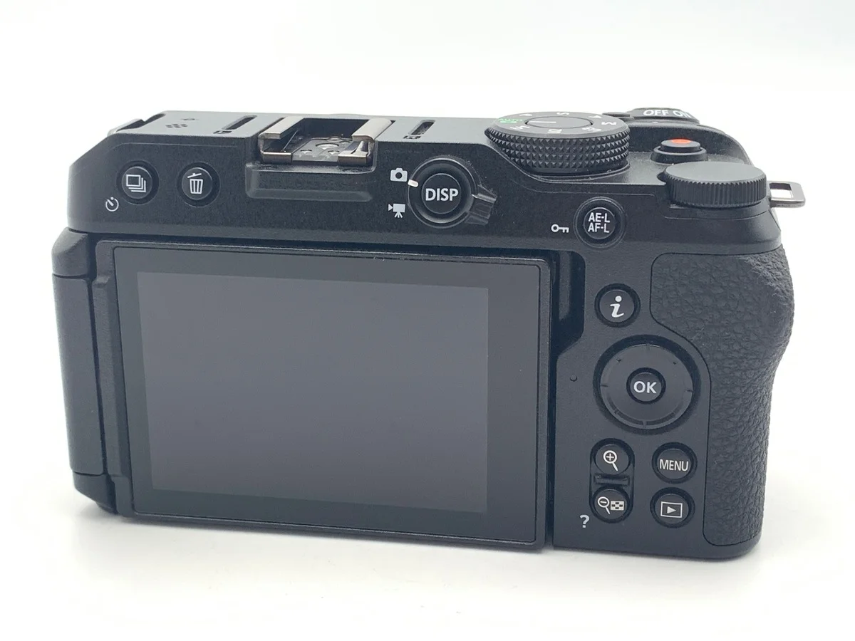 Nikon Z30 - Thumbnail 2