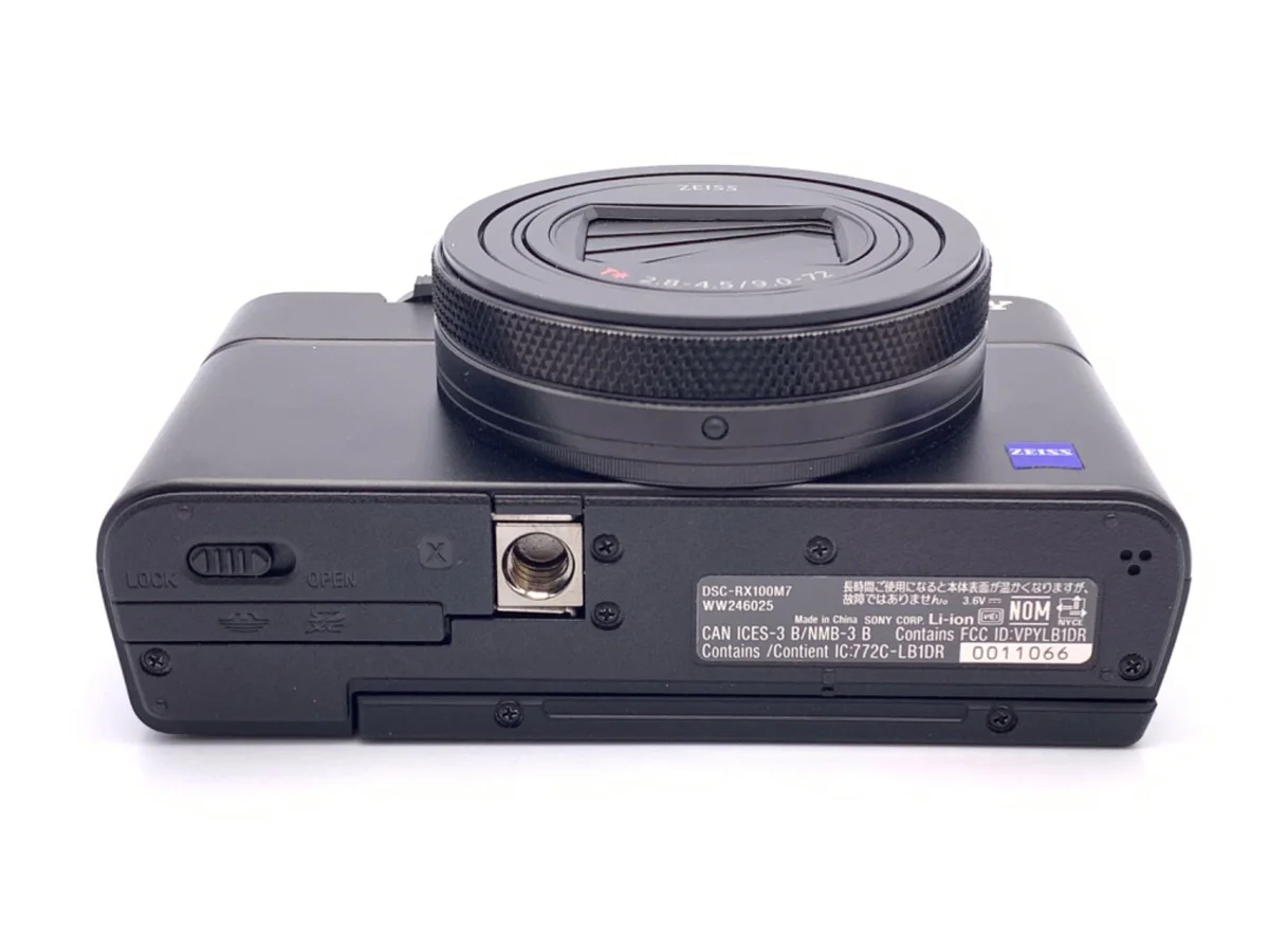 Sony Cyber-Shot DSC-RX100M7 - Thumbnail 3