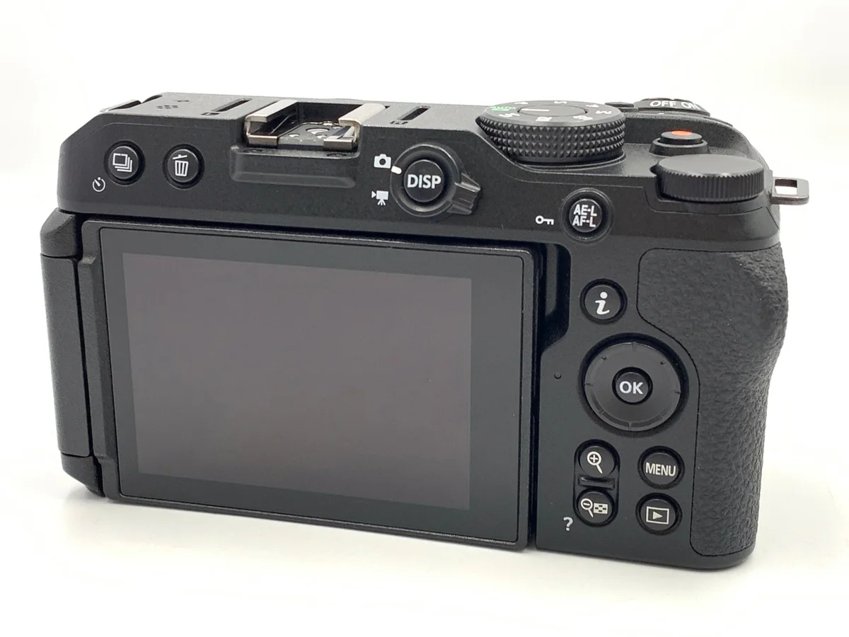 Nikon Z30 - Thumbnail 2