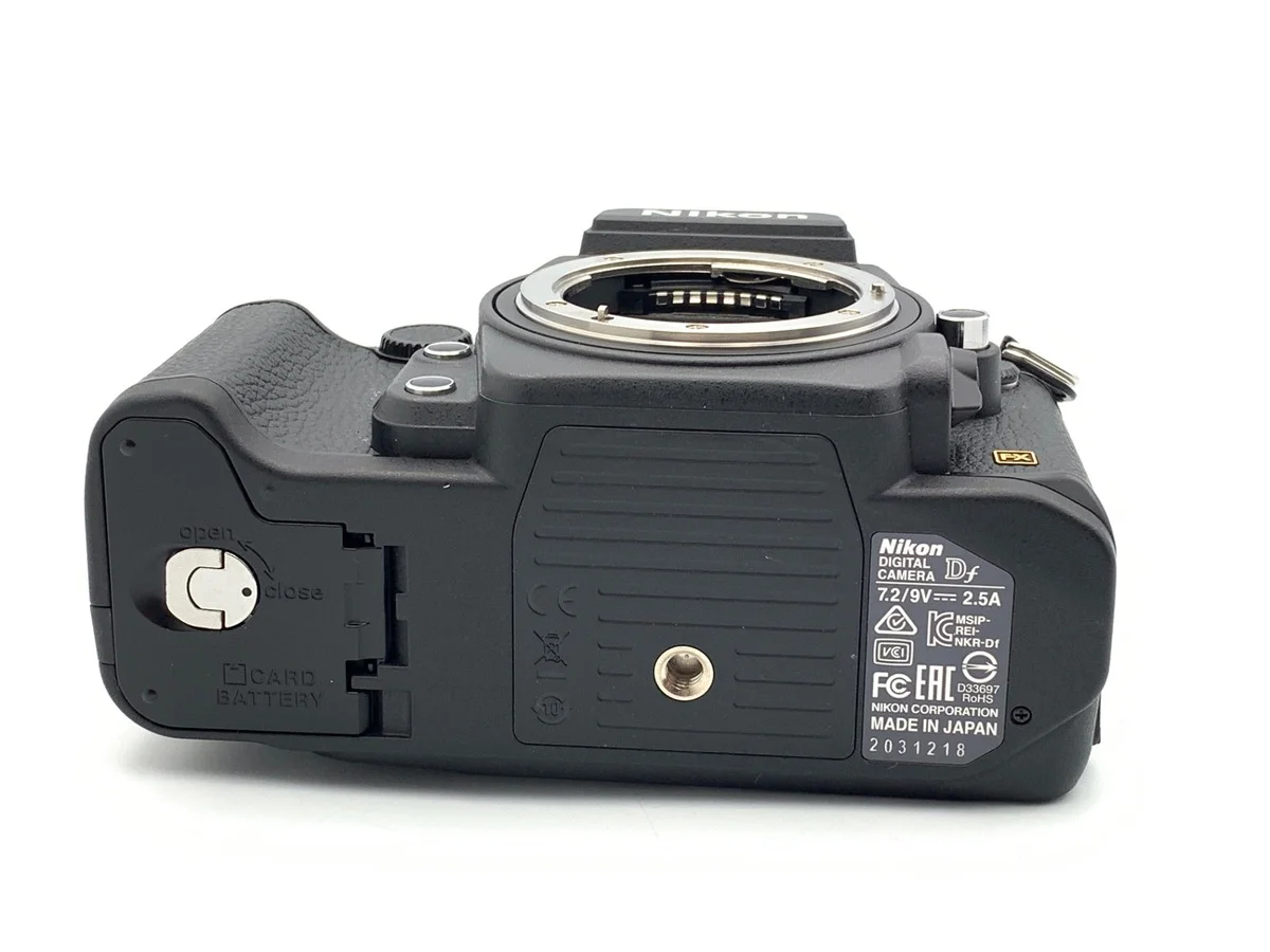Nikon Df - Thumbnail 3
