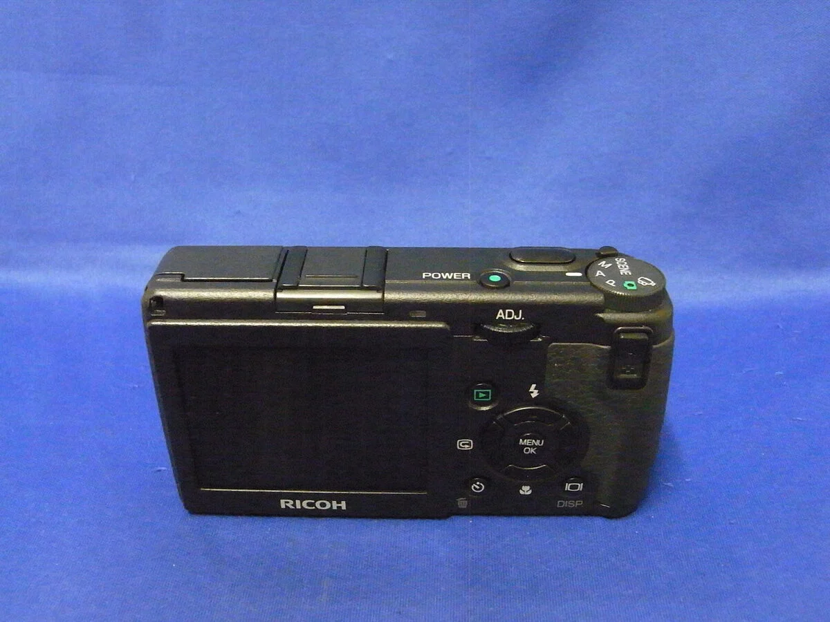 Ricoh GR DIGITAL - Thumbnail 2