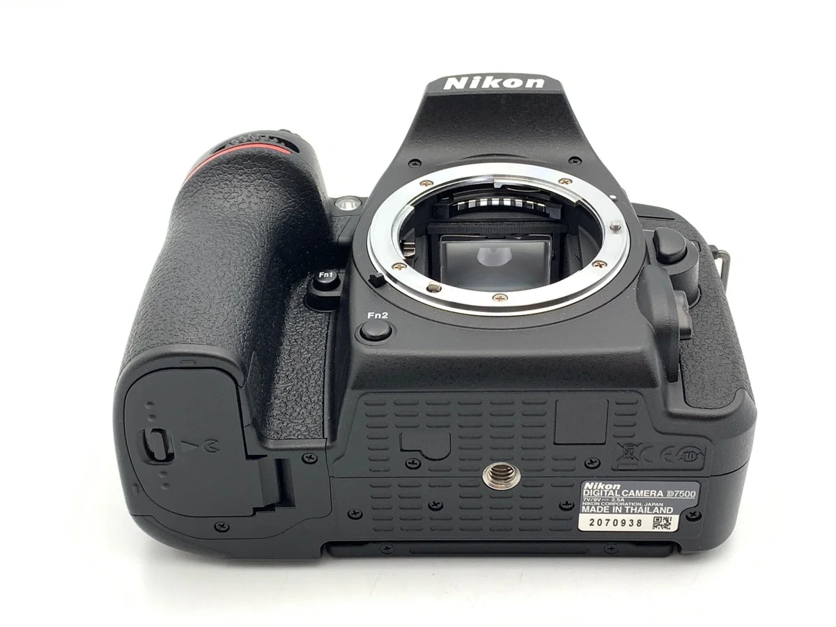 Nikon D7500 - Thumbnail 3