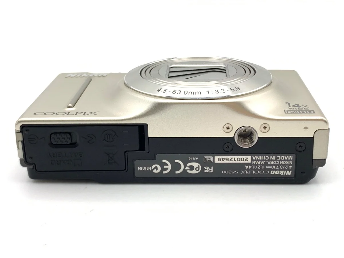 Nikon COOLPIX S8200 - Thumbnail 3