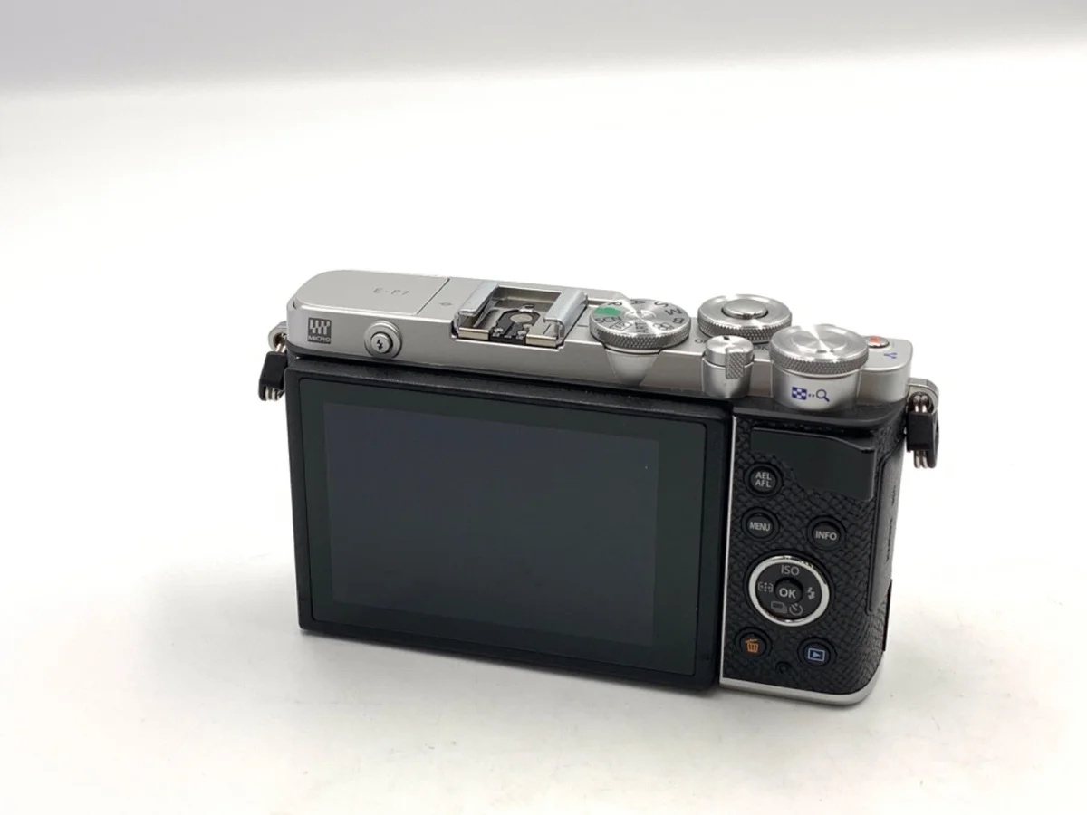 Olympus PEN E-P7 - Thumbnail 2