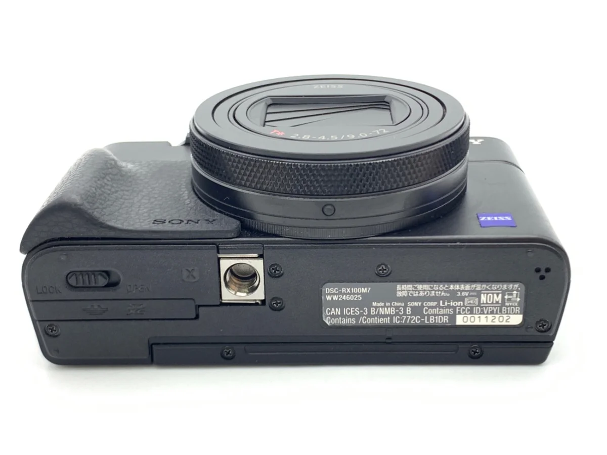 Sony Cyber-Shot DSC-RX100M7 - Thumbnail 3