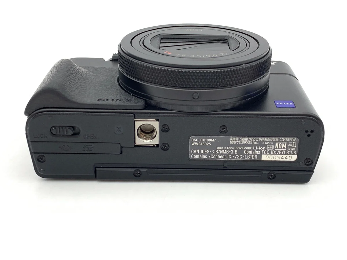 Sony Cyber-Shot DSC-RX100M7 - Thumbnail 3