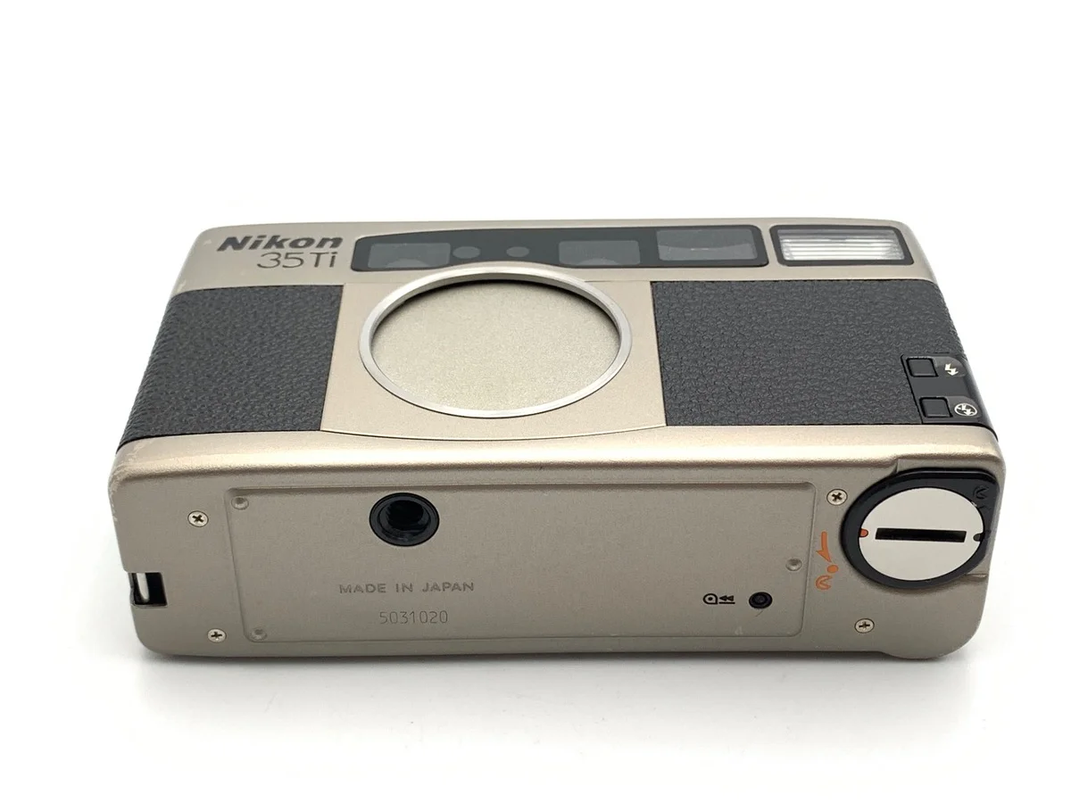 Nikon 35Ti (35/2.8) - Thumbnail 3