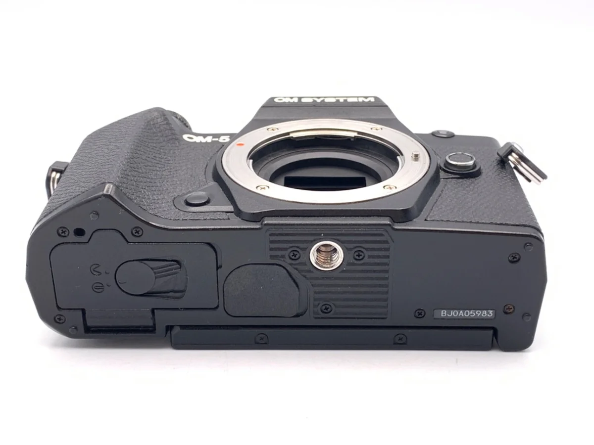 Olympus OM SYSTEM OM-5 - Thumbnail 3