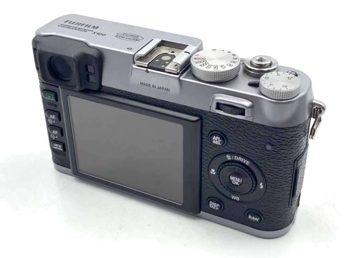 Fujifilm FinePix X100 - Thumbnail 2