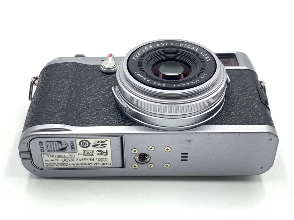 Fujifilm FinePix X100 - Thumbnail 3