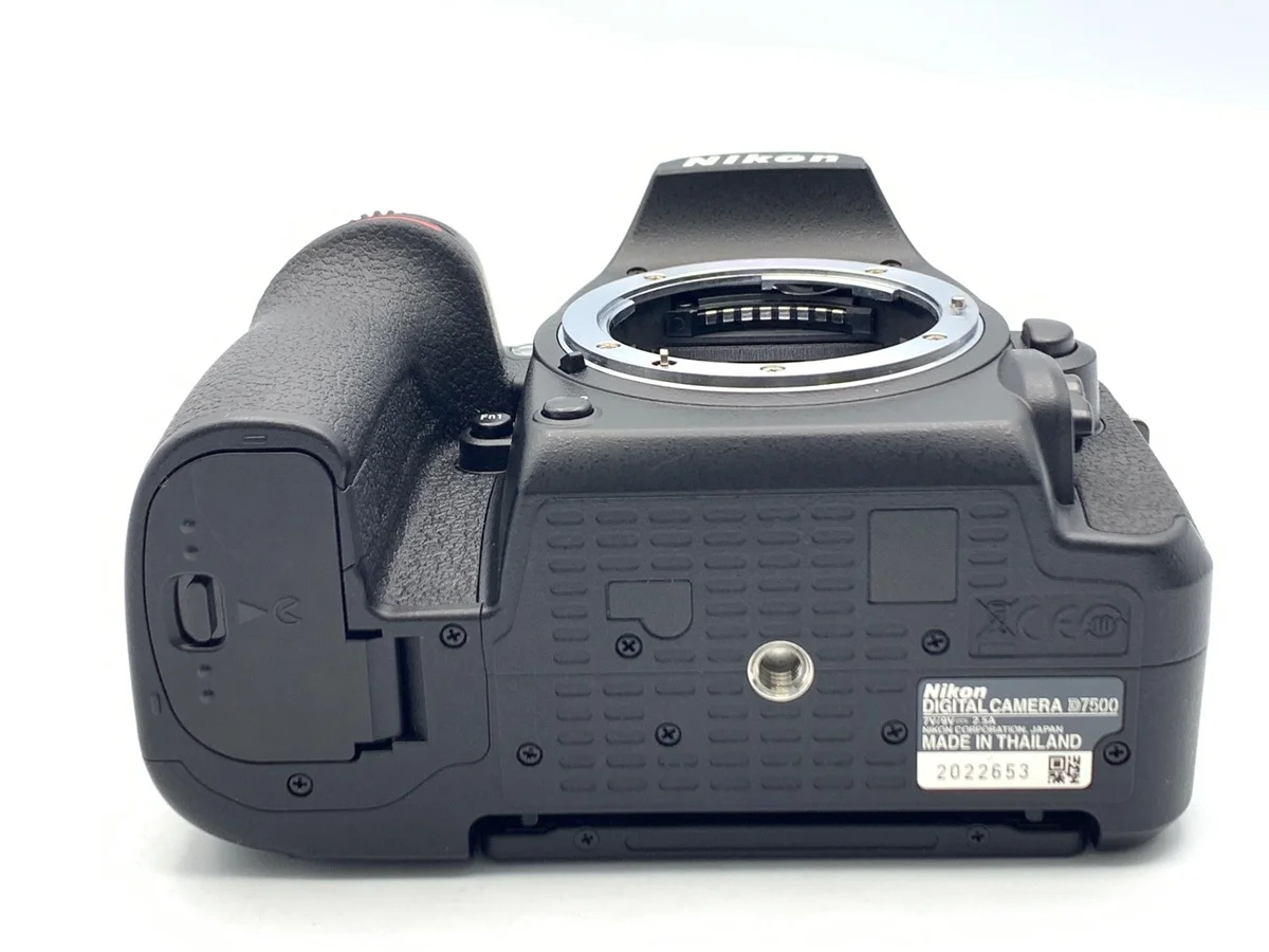 Nikon D7500 - Thumbnail 3