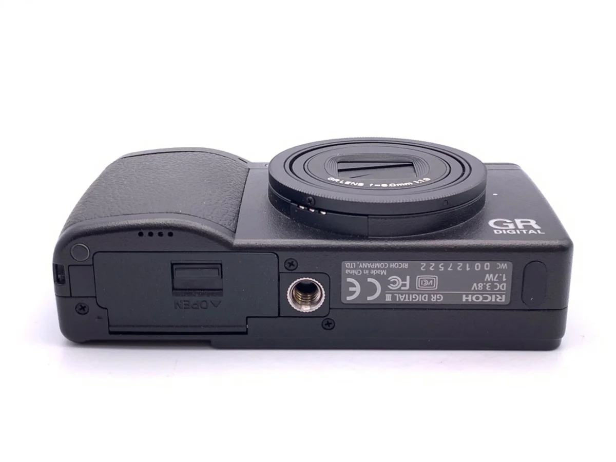 Ricoh GR DIGITAL III - Thumbnail 3