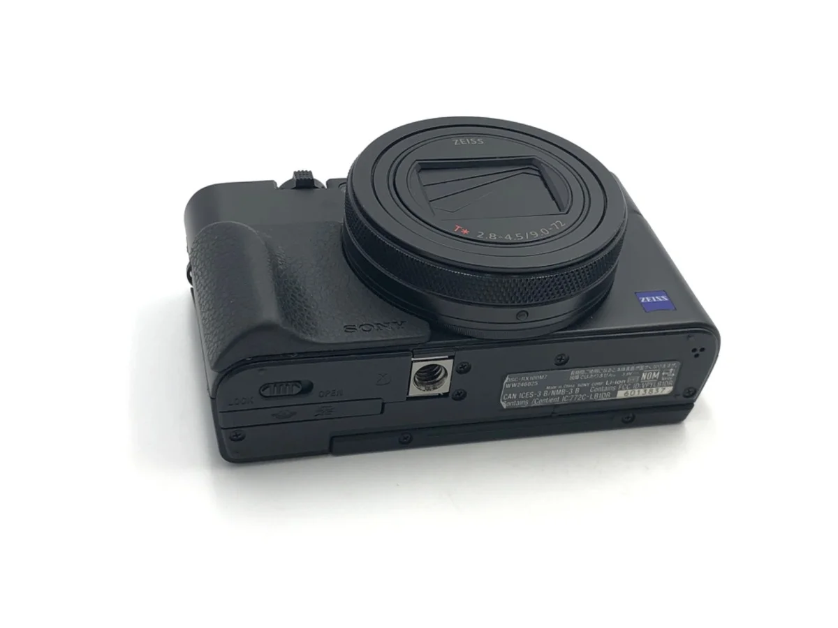 Sony Cyber-Shot DSC-RX100M7 - Thumbnail 3