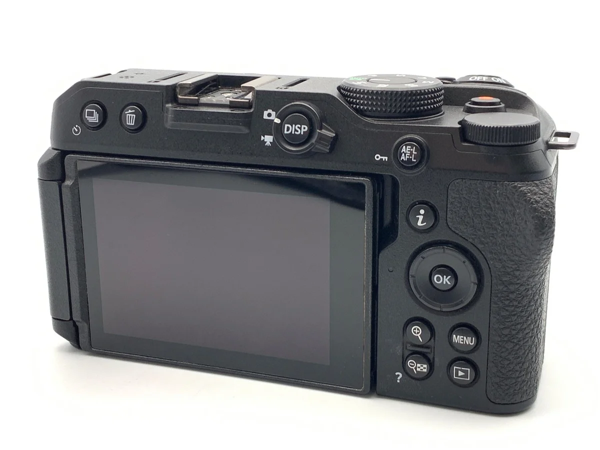 Nikon Z30 - Thumbnail 2