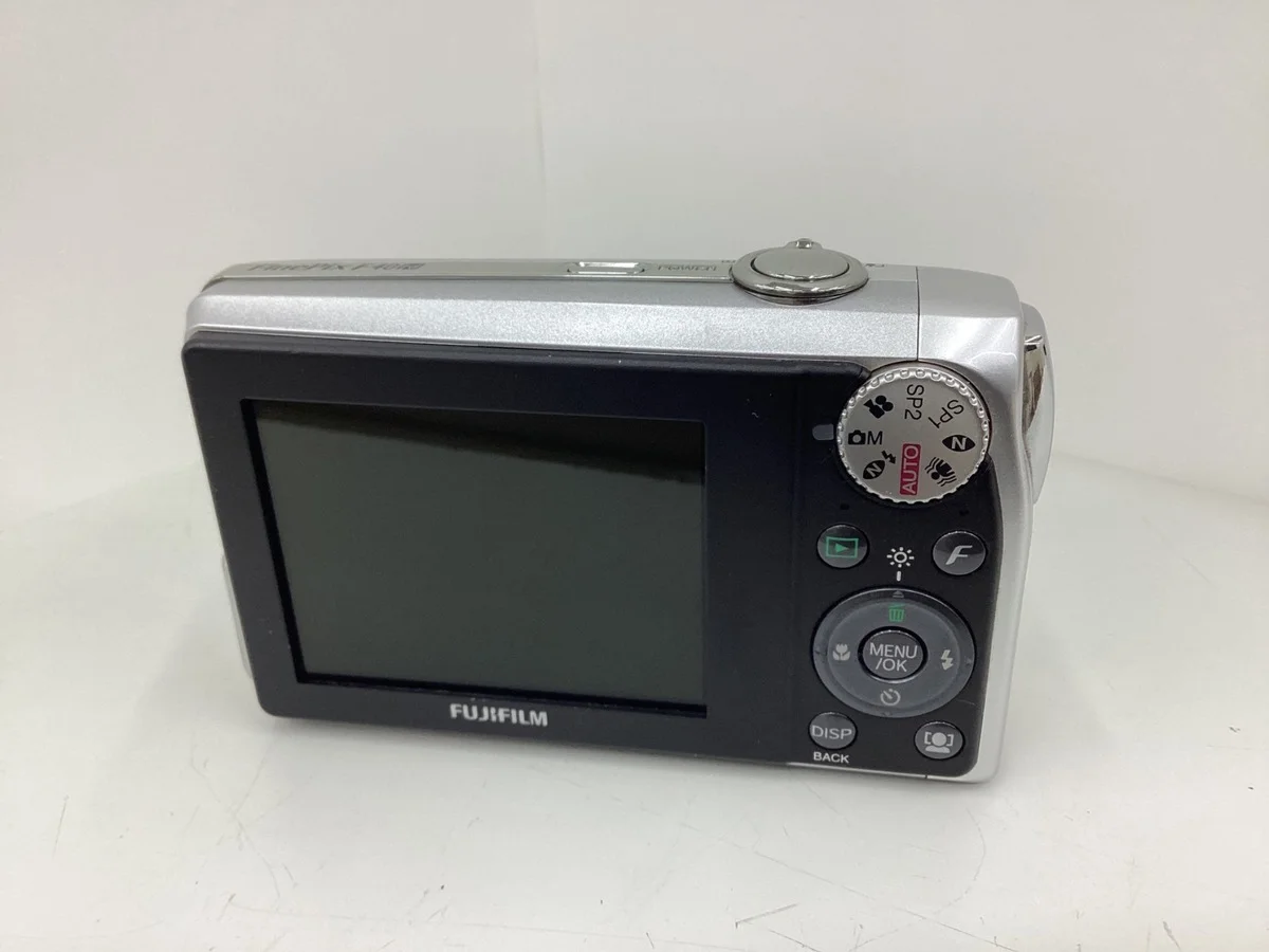 Fujifilm FinePix F40fd - Thumbnail 2