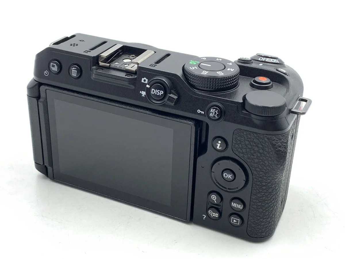 Nikon Z30 - Thumbnail 2