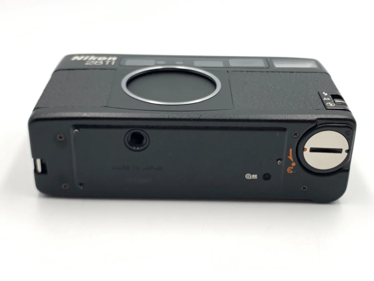 Nikon 28Ti (28/2.8) - Thumbnail 3