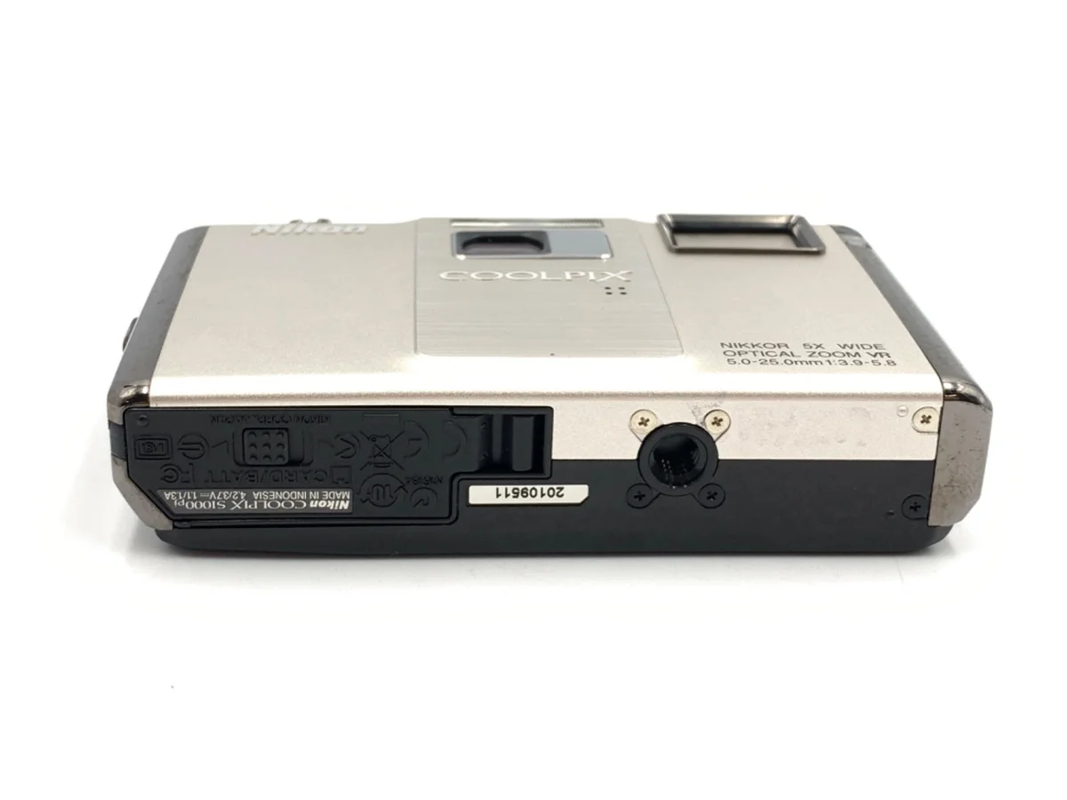 Nikon COOLPIX S1000pj - Thumbnail 3