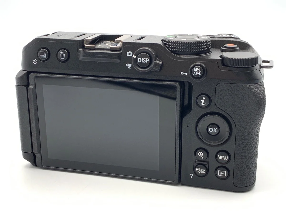 Nikon Z30 - Thumbnail 2