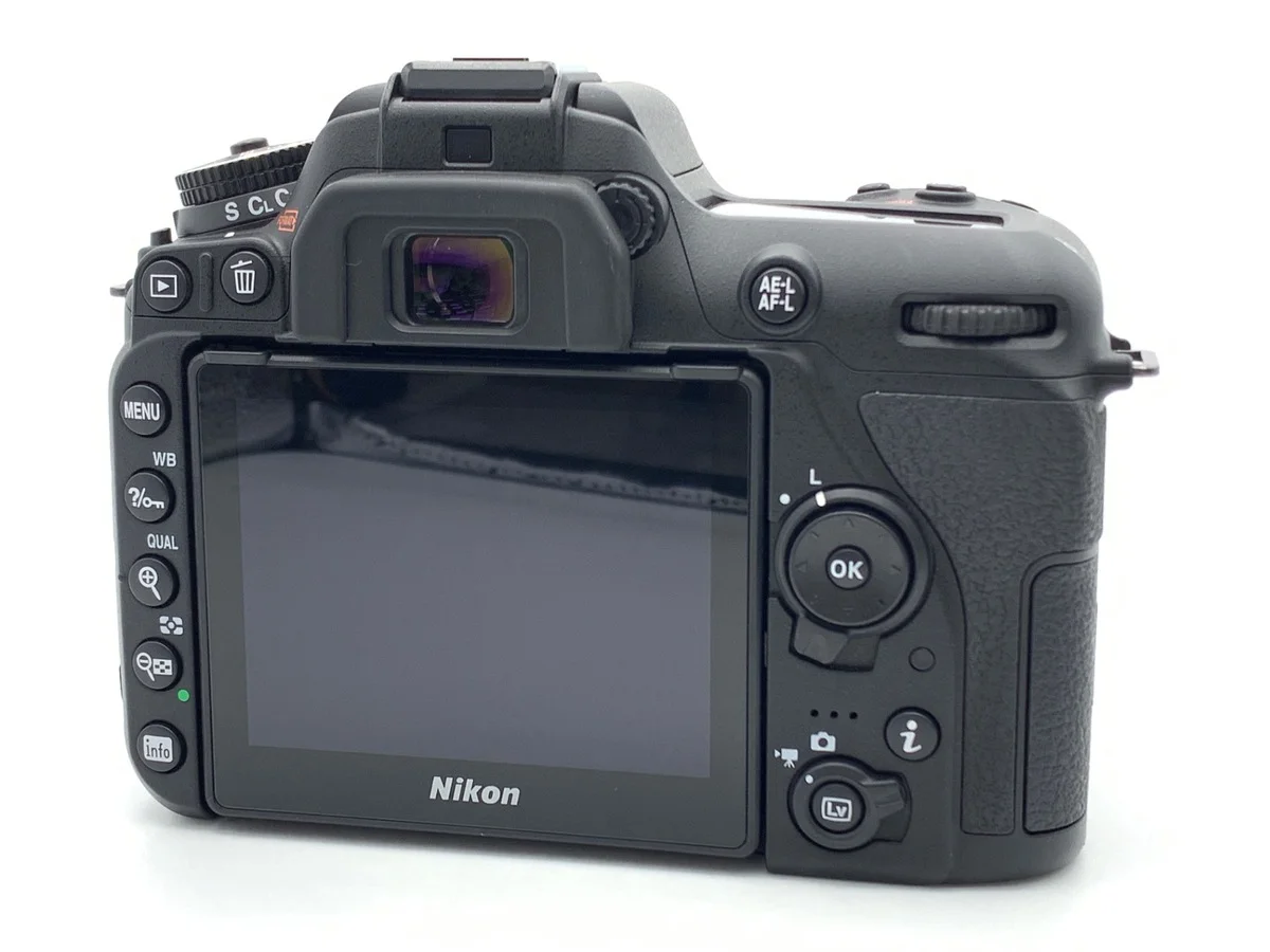 Nikon D7500 - Thumbnail 2