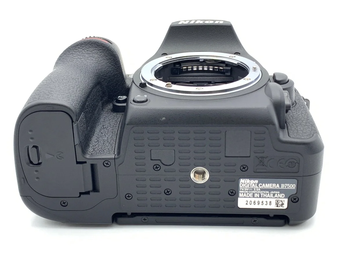 Nikon D7500 - Thumbnail 3