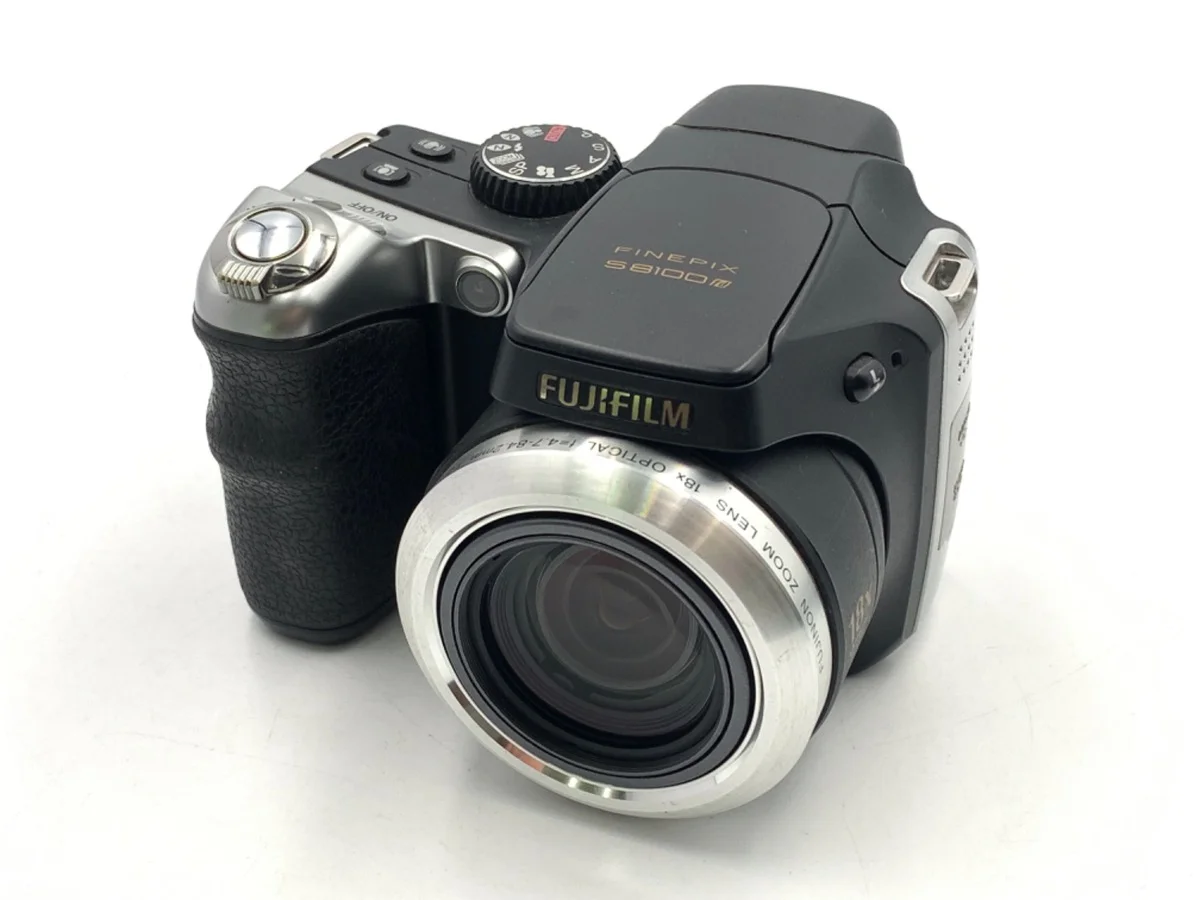Fujifilm FinePix S8100fd