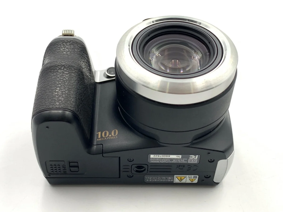 Fujifilm FinePix S8100fd - Thumbnail 3