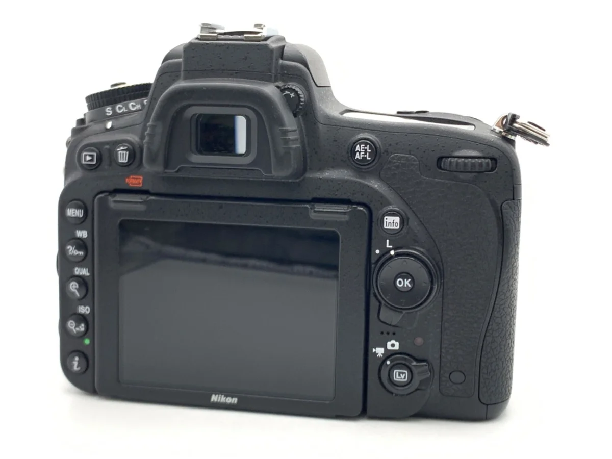 Nikon D750 - Thumbnail 2