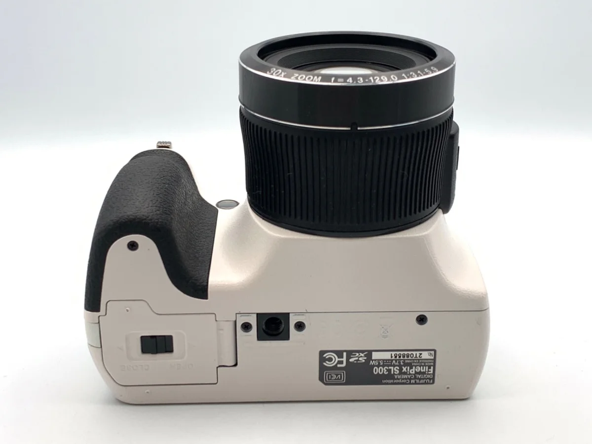 Fujifilm FinePix SL300 - 縮圖 3