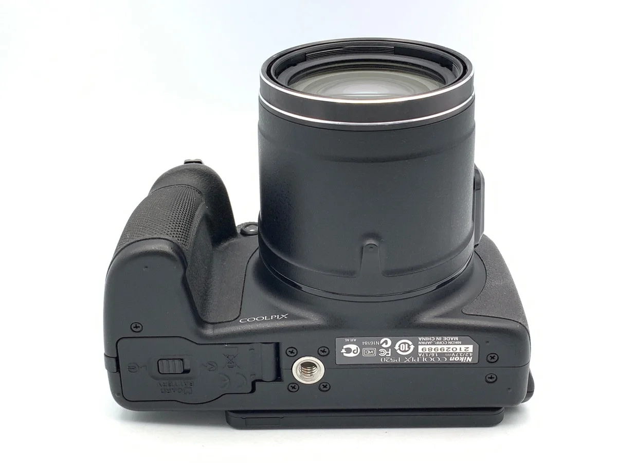 Nikon COOLPIX P520 BK - Thumbnail 3