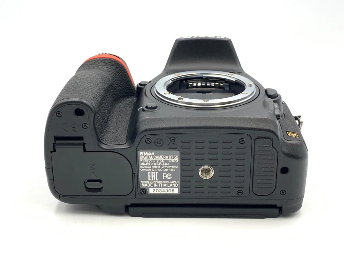 Nikon D750 - Thumbnail 3
