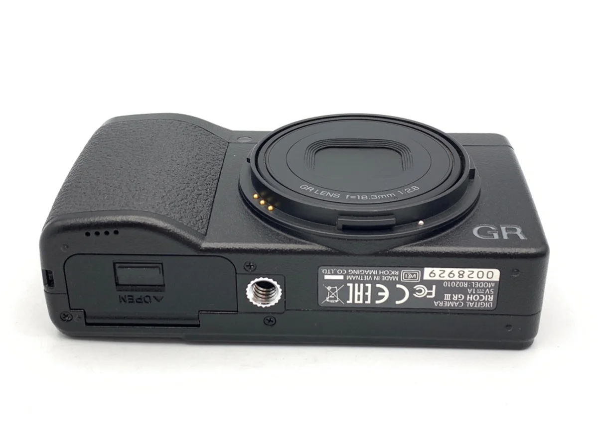 Ricoh GR III - Thumbnail 3