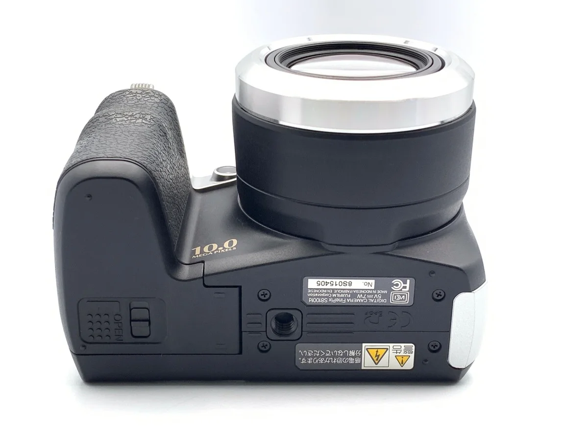 Fujifilm FinePix S8100fd - Thumbnail 3