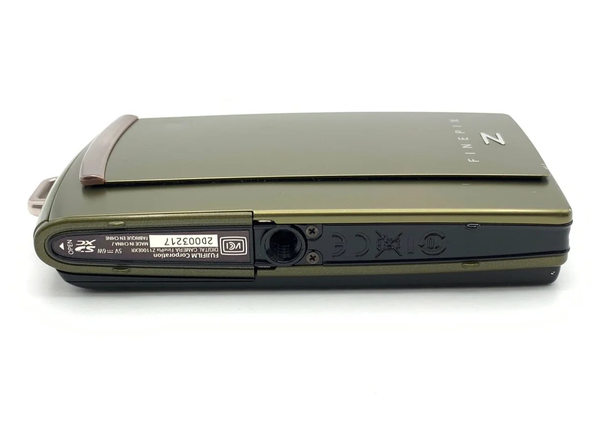 Fujifilm FinePix Z1100EXR - Thumbnail 3